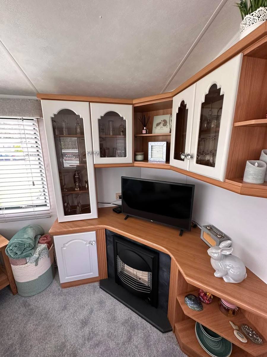 The same display unit painted cream